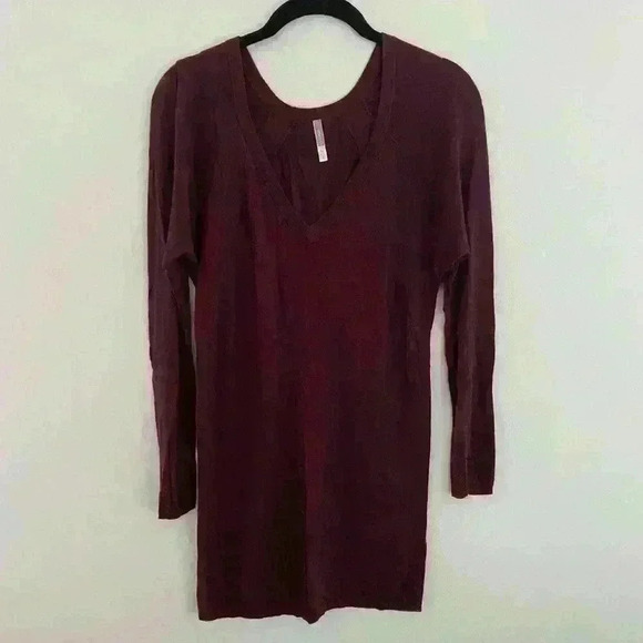 GAP PURE long sleeve burgundy v neck - small - Picture 7 of 7